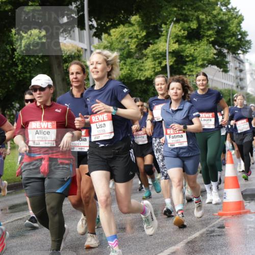 14.06.2026 - REWE Women's Run Jannik Wohlers http://msf.ph/oto/9796647 14.06.2026 09:10:49 Laufen 10474, 7, 10913, 10251, 10058, 57, 57, 11483, 11397 meine-sportfotos.de