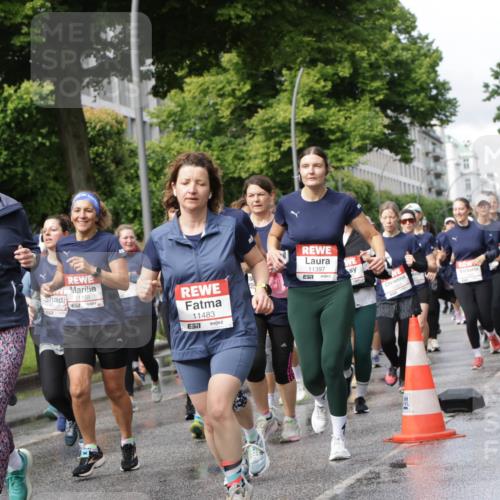 14.06.2026 - REWE Women's Run Jannik Wohlers http://msf.ph/oto/9796670 14.06.2026 09:10:50 Laufen 021, 11158, 10013, 577, 11483, 657, 11397 meine-sportfotos.de