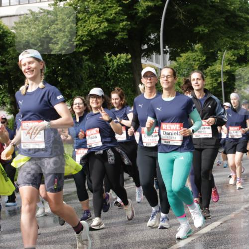 14.06.2026 - REWE Women's Run Jannik Wohlers http://msf.ph/oto/9796759 14.06.2026 09:10:56 Laufen 088, 10462, 577, 10900, 11222, 10774, 7, 10753 meine-sportfotos.de
