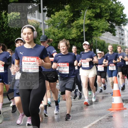 14.06.2026 - REWE Women's Run Jannik Wohlers http://msf.ph/oto/9796791 14.06.2026 09:10:59 Laufen 10221, 7, 11278, 7, 10617, 10 meine-sportfotos.de