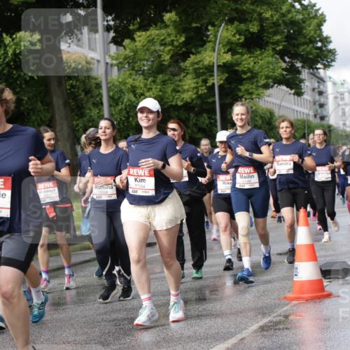 14.06.2026 - REWE Women's Run Jannik Wohlers http://msf.ph/oto/9796815 14.06.2026 09:11:00 Laufen 10683, 2577, 10617, 5577, 10050, 10646, 11264, 10588 meine-sportfotos.de