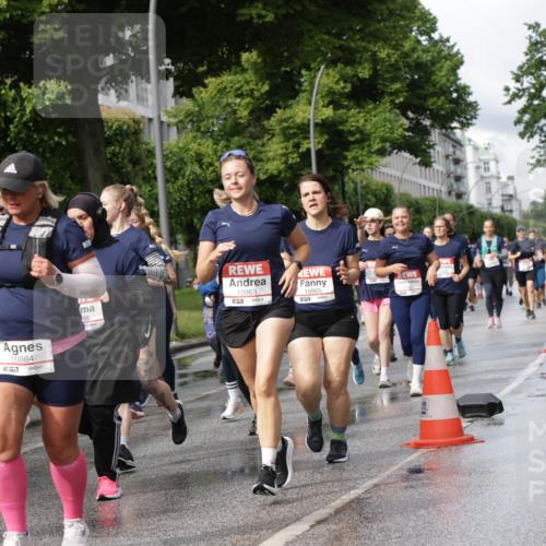 14.06.2026 - REWE Women's Run Jannik Wohlers http://msf.ph/oto/9796953 14.06.2026 09:11:08 Laufen 10297, 657, 10864, 10965, 86, 10963, 7 meine-sportfotos.de