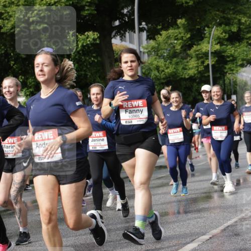 14.06.2026 - REWE Women's Run Jannik Wohlers http://msf.ph/oto/9796985 14.06.2026 09:11:09 Laufen 11098, 517, 10186, 657, 11099, 10775, 51, 10965, 10414 meine-sportfotos.de