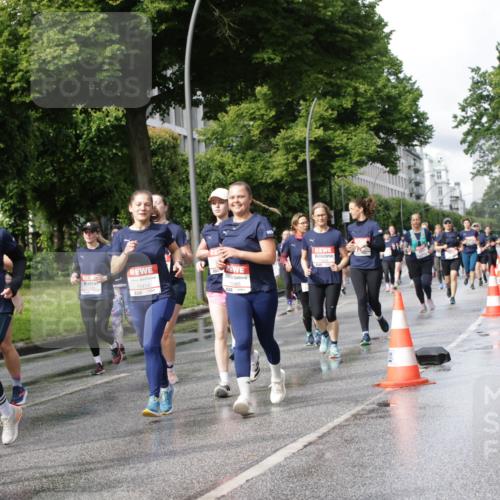 14.06.2026 - REWE Women's Run Jannik Wohlers http://msf.ph/oto/9797010 14.06.2026 09:11:10 Laufen 848, 10775, 1, 10414, 10685 meine-sportfotos.de