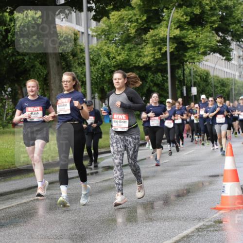 14.06.2026 - REWE Women's Run Jannik Wohlers http://msf.ph/oto/9797293 14.06.2026 09:11:30 Laufen 10493, 11480, 11357, 7 meine-sportfotos.de