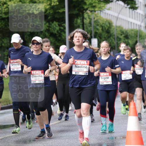 14.06.2026 - REWE Women's Run Jannik Wohlers http://msf.ph/oto/9797387 14.06.2026 09:11:37 Laufen 1227, 10079, 51, 10652, 57, 10360, 557, 10361, 57, 11102, 7, 257 meine-sportfotos.de