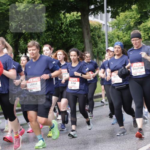 14.06.2026 - REWE Women's Run Jannik Wohlers http://msf.ph/oto/9797495 14.06.2026 09:11:44 Laufen 11453, 11299, 10418, 57, 11031, 10863, 517, 1145, 10953, 7 meine-sportfotos.de