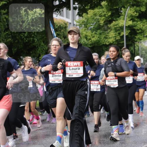 14.06.2026 - REWE Women's Run Jannik Wohlers http://msf.ph/oto/9797649 14.06.2026 09:11:54 Laufen 0574, 7, 1121, 10557, 10710, 7, 10038, 517, 10889, 0739 meine-sportfotos.de
