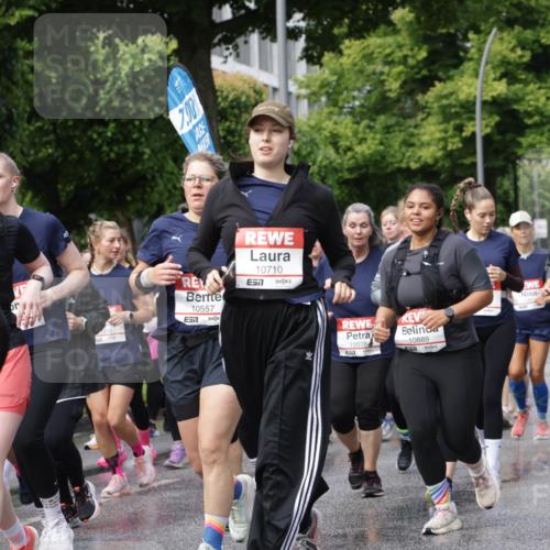 14.06.2026 - REWE Women's Run Jannik Wohlers http://msf.ph/oto/9797655 14.06.2026 09:11:54 Laufen 74, 11219, 200, 10557, 10710, 7, 10038, 10889 meine-sportfotos.de