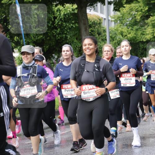 14.06.2026 - REWE Women's Run Jannik Wohlers http://msf.ph/oto/9797686 14.06.2026 09:11:56 Laufen 657, 10086, 10038, 57, 10889, 57, 11450, 10739, 57, 10336, 657 meine-sportfotos.de