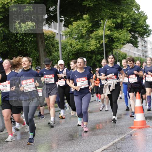 14.06.2026 - REWE Women's Run Jannik Wohlers http://msf.ph/oto/9797852 14.06.2026 09:12:06 Laufen 11197, 517, 10523, 10844, 7, 10005, 10187, 10606 meine-sportfotos.de