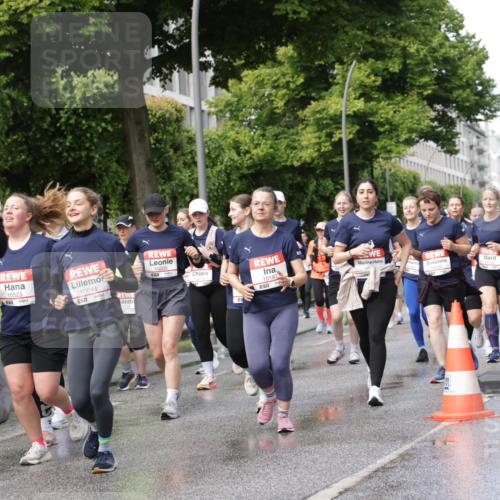 14.06.2026 - REWE Women's Run Jannik Wohlers http://msf.ph/oto/9797854 14.06.2026 09:12:06 Laufen 11197, 57, 10523, 57, 10844, 657, 10005, 10187, 10606 meine-sportfotos.de
