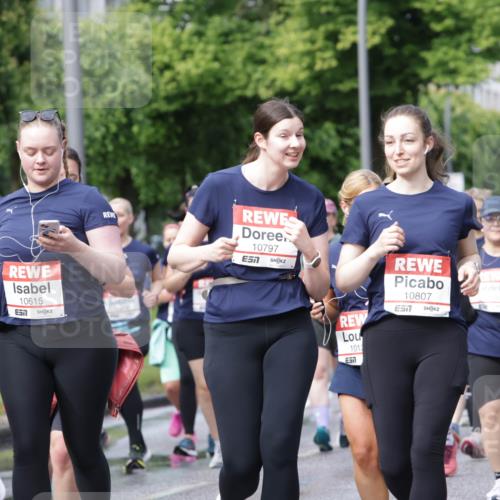 14.06.2026 - REWE Women's Run Jannik Wohlers http://msf.ph/oto/9797953 14.06.2026 09:12:13 Laufen 9696, 10615, 10797, 7, 1012, 1, 10807 meine-sportfotos.de