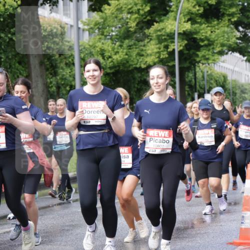 14.06.2026 - REWE Women's Run Jannik Wohlers http://msf.ph/oto/9798005 14.06.2026 09:12:14 Laufen 26, 10615, 7, 10797, 7, 24, 10807, 7, 1256, 11488, 517, 302, 22 meine-sportfotos.de