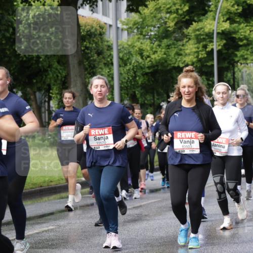 14.06.2026 - REWE Women's Run Jannik Wohlers http://msf.ph/oto/9798057 14.06.2026 09:12:20 Laufen 11427, 10818, 11170, 7, 10503, 10200, 11420, 93, 02, 22 meine-sportfotos.de