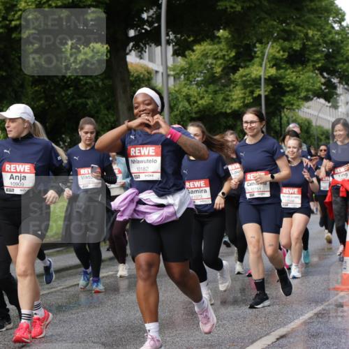 14.06.2026 - REWE Women's Run Jannik Wohlers http://msf.ph/oto/9798175 14.06.2026 09:12:36 Laufen 11237, 11317, 10909, 10182, 10758, 11073, 10, 10751, 11168 meine-sportfotos.de