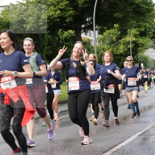 14.06.2026 - REWE Women's Run Jannik Wohlers http://msf.ph/oto/9798231 14.06.2026 09:12:40 Laufen 61, 11277, 10509, 6, 10175 meine-sportfotos.de