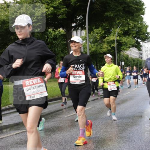14.06.2026 - REWE Women's Run Jannik Wohlers http://msf.ph/oto/9798423 14.06.2026 09:13:13 Laufen 10403, 7, 10401, 57, 10918, 7, 11216, 11178 meine-sportfotos.de
