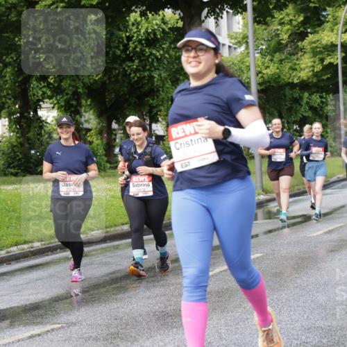 14.06.2026 - REWE Women's Run Jannik Wohlers http://msf.ph/oto/9798465 14.06.2026 09:13:19 Laufen 11247, 10572, 10180, 557 meine-sportfotos.de