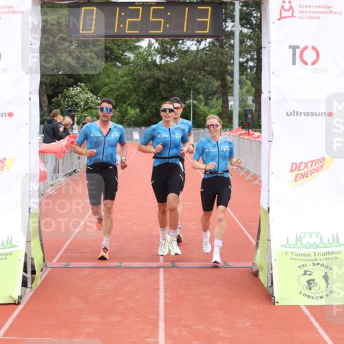 14.06.2026 - 7 Türme Triathlon Andreas Tolksdorf http://msf.ph/oto/9799096 14.06.2026 11:55:13 Ziel 523, 524, 525, 526 meine-sportfotos.de
