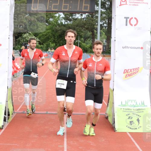 14.06.2026 - 7 Türme Triathlon Andreas Tolksdorf http://msf.ph/oto/9799117 14.06.2026 11:56:14 Ziel 416, 417, 418, 419, 479, 480, 482 meine-sportfotos.de
