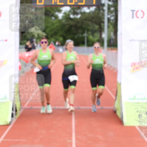 14.06.2026 - 7 Türme Triathlon Andreas Tolksdorf http://msf.ph/oto/9799123 14.06.2026 11:56:33 Ziel 504, 505, 506 meine-sportfotos.de