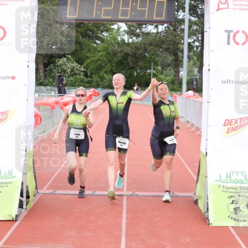 14.06.2026 - 7 Türme Triathlon Andreas Tolksdorf http://msf.ph/oto/9799137 14.06.2026 11:58:40 Ziel 487, 488, 489, 503 meine-sportfotos.de
