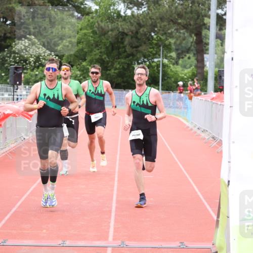 14.06.2026 - 7 Türme Triathlon Andreas Tolksdorf http://msf.ph/oto/9799154 14.06.2026 12:00:00 Ziel 465, 466, 467, 469 meine-sportfotos.de