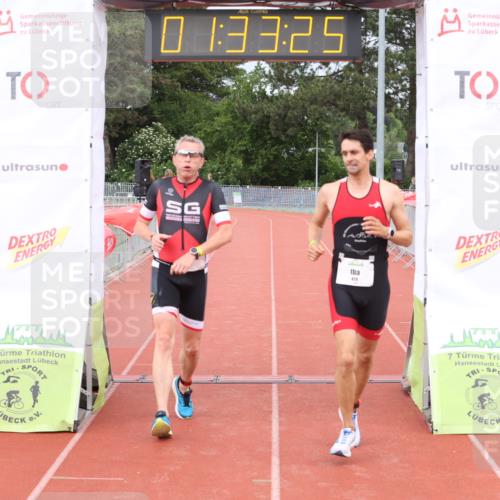 14.06.2026 - 7 Türme Triathlon Andreas Tolksdorf http://msf.ph/oto/9799179 14.06.2026 12:03:25 Ziel 428, 429 meine-sportfotos.de