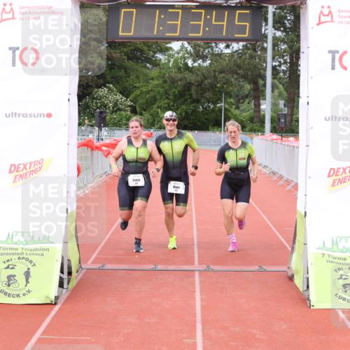 14.06.2026 - 7 Türme Triathlon Andreas Tolksdorf http://msf.ph/oto/9799181 14.06.2026 12:03:45 Ziel 531, 532, 533 meine-sportfotos.de