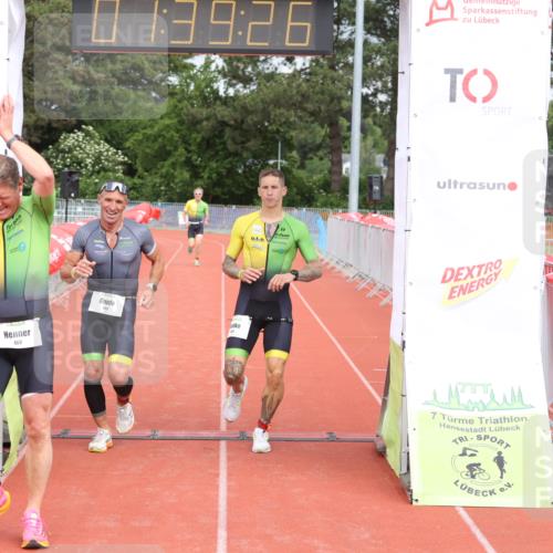 14.06.2026 - 7 Türme Triathlon Andreas Tolksdorf http://msf.ph/oto/9799224 14.06.2026 12:09:24 Ziel 460, 461, 463 meine-sportfotos.de