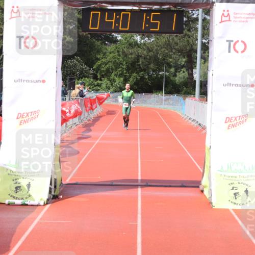 14.06.2026 - 7 Türme Triathlon Andreas Tolksdorf http://msf.ph/oto/9799287 14.06.2026 15:01:51 Ziel  meine-sportfotos.de