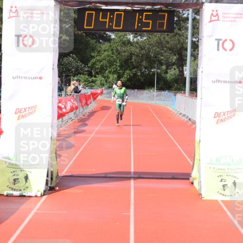 14.06.2026 - 7 Türme Triathlon Andreas Tolksdorf http://msf.ph/oto/9799288 14.06.2026 15:01:51 Ziel  meine-sportfotos.de