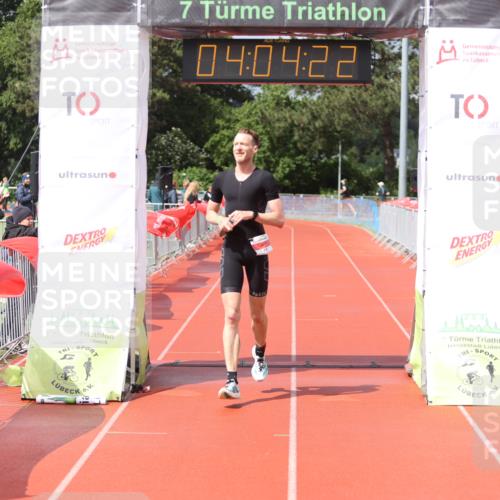 14.06.2026 - 7 Türme Triathlon Andreas Tolksdorf http://msf.ph/oto/9799314 14.06.2026 15:04:22 Ziel 878 meine-sportfotos.de