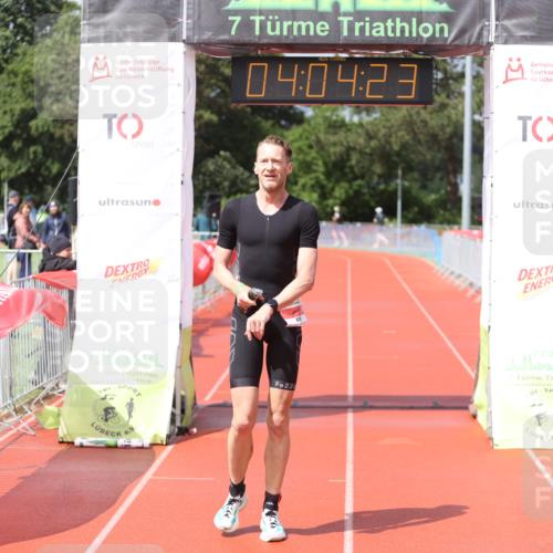 14.06.2026 - 7 Türme Triathlon Andreas Tolksdorf http://msf.ph/oto/9799317 14.06.2026 15:04:23 Ziel 878 meine-sportfotos.de