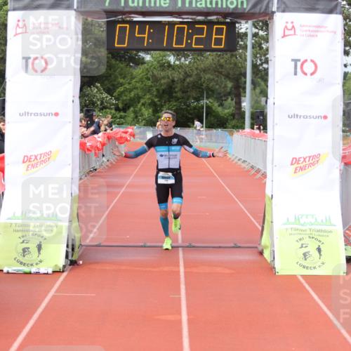 14.06.2026 - 7 Türme Triathlon Andreas Tolksdorf http://msf.ph/oto/9799346 14.06.2026 15:10:27 Ziel 1136 meine-sportfotos.de