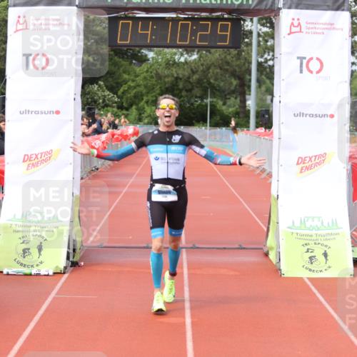 14.06.2026 - 7 Türme Triathlon Andreas Tolksdorf http://msf.ph/oto/9799349 14.06.2026 15:10:28 Ziel 1136 meine-sportfotos.de