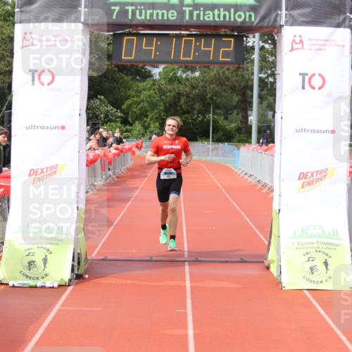 14.06.2026 - 7 Türme Triathlon Andreas Tolksdorf http://msf.ph/oto/9799357 14.06.2026 15:10:41 Ziel 1062 meine-sportfotos.de
