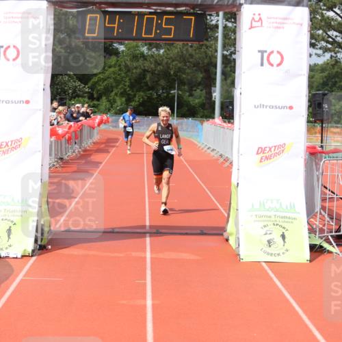 14.06.2026 - 7 Türme Triathlon Andreas Tolksdorf http://msf.ph/oto/9799362 14.06.2026 15:10:56 Ziel 931, 1042 meine-sportfotos.de