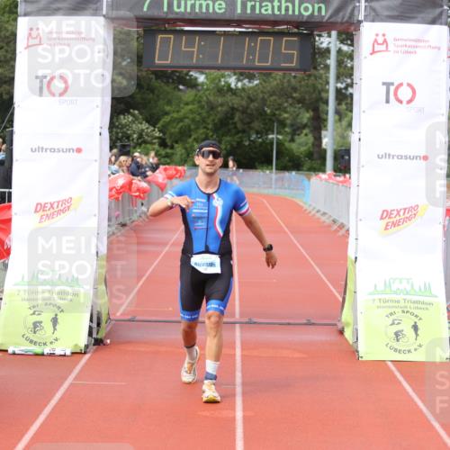 14.06.2026 - 7 Türme Triathlon Andreas Tolksdorf http://msf.ph/oto/9799368 14.06.2026 15:11:04 Ziel 931, 1042 meine-sportfotos.de