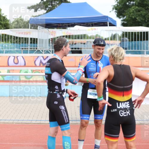 14.06.2026 - 7 Türme Triathlon Andreas Tolksdorf http://msf.ph/oto/9799374 14.06.2026 15:11:58 Ziel  meine-sportfotos.de