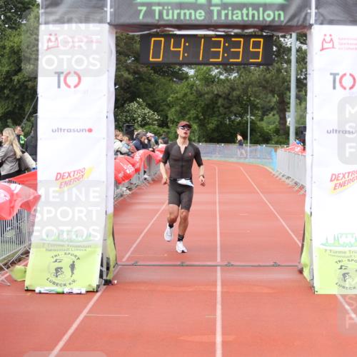 14.06.2026 - 7 Türme Triathlon Andreas Tolksdorf http://msf.ph/oto/9799386 14.06.2026 15:13:38 Ziel 924 meine-sportfotos.de