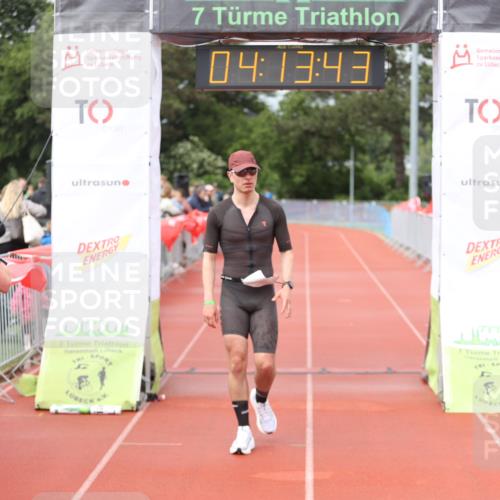 14.06.2026 - 7 Türme Triathlon Andreas Tolksdorf http://msf.ph/oto/9799394 14.06.2026 15:13:41 Ziel 924 meine-sportfotos.de