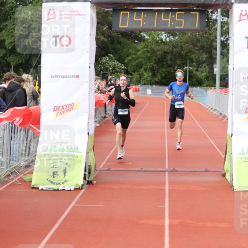 14.06.2026 - 7 Türme Triathlon Andreas Tolksdorf http://msf.ph/oto/9799402 14.06.2026 15:14:55 Ziel 957, 1103 meine-sportfotos.de