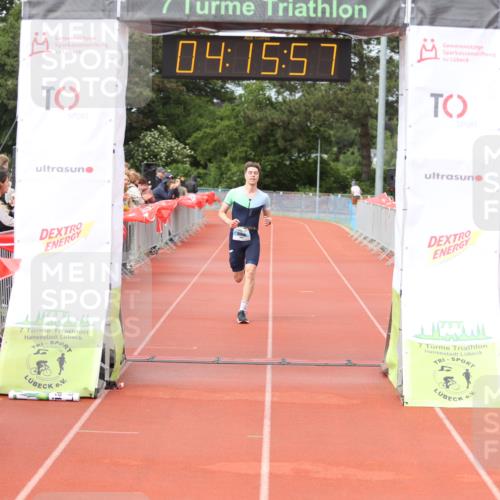 14.06.2026 - 7 Türme Triathlon Andreas Tolksdorf http://msf.ph/oto/9799407 14.06.2026 15:15:56 Ziel 1006 meine-sportfotos.de