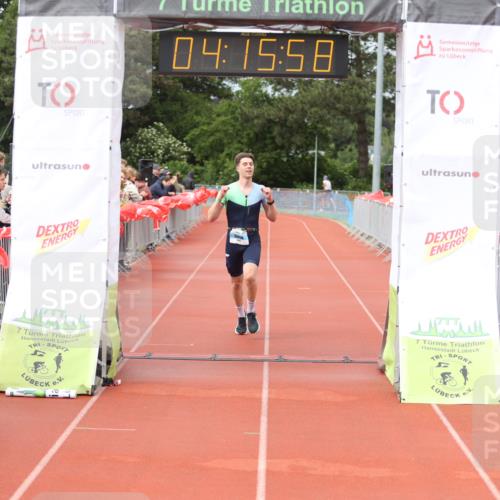 14.06.2026 - 7 Türme Triathlon Andreas Tolksdorf http://msf.ph/oto/9799409 14.06.2026 15:15:56 Ziel 1006 meine-sportfotos.de
