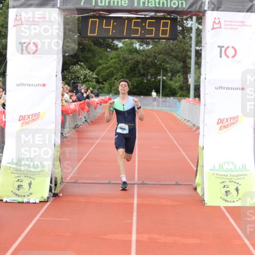14.06.2026 - 7 Türme Triathlon Andreas Tolksdorf http://msf.ph/oto/9799411 14.06.2026 15:15:57 Ziel 1006 meine-sportfotos.de
