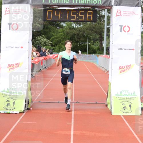 14.06.2026 - 7 Türme Triathlon Andreas Tolksdorf http://msf.ph/oto/9799412 14.06.2026 15:15:57 Ziel 1006 meine-sportfotos.de