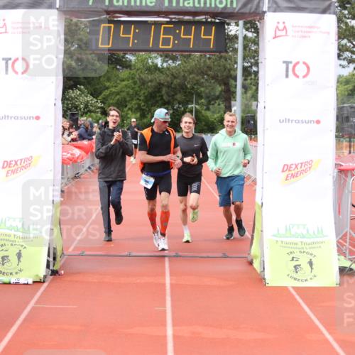 14.06.2026 - 7 Türme Triathlon Andreas Tolksdorf http://msf.ph/oto/9799429 14.06.2026 15:16:43 Ziel 689, 1088 meine-sportfotos.de