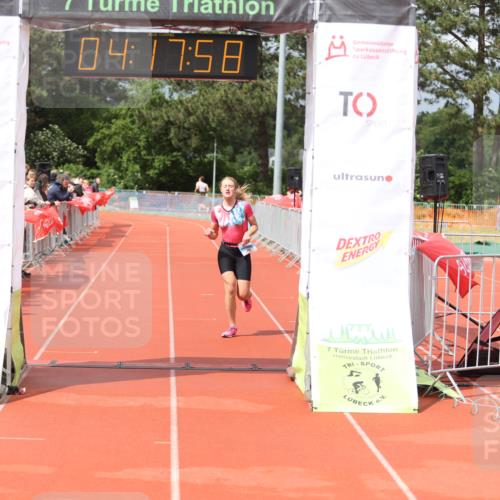 14.06.2026 - 7 Türme Triathlon Andreas Tolksdorf http://msf.ph/oto/9799446 14.06.2026 15:17:57 Ziel 976 meine-sportfotos.de
